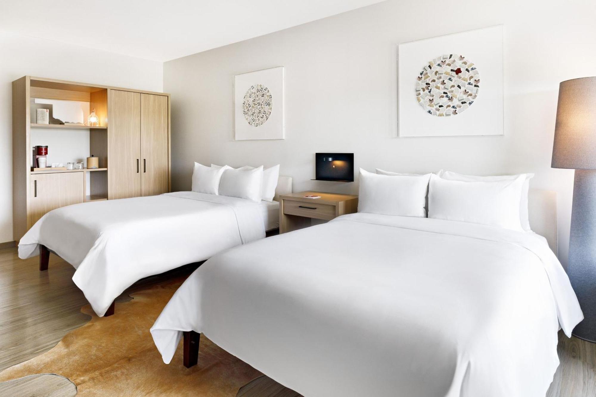 Noun Hotel Norman Buitenkant foto