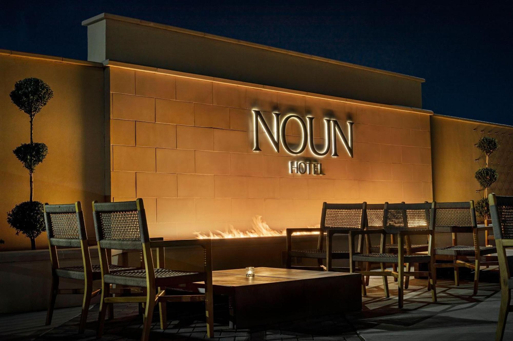 Noun Hotel Norman Buitenkant foto